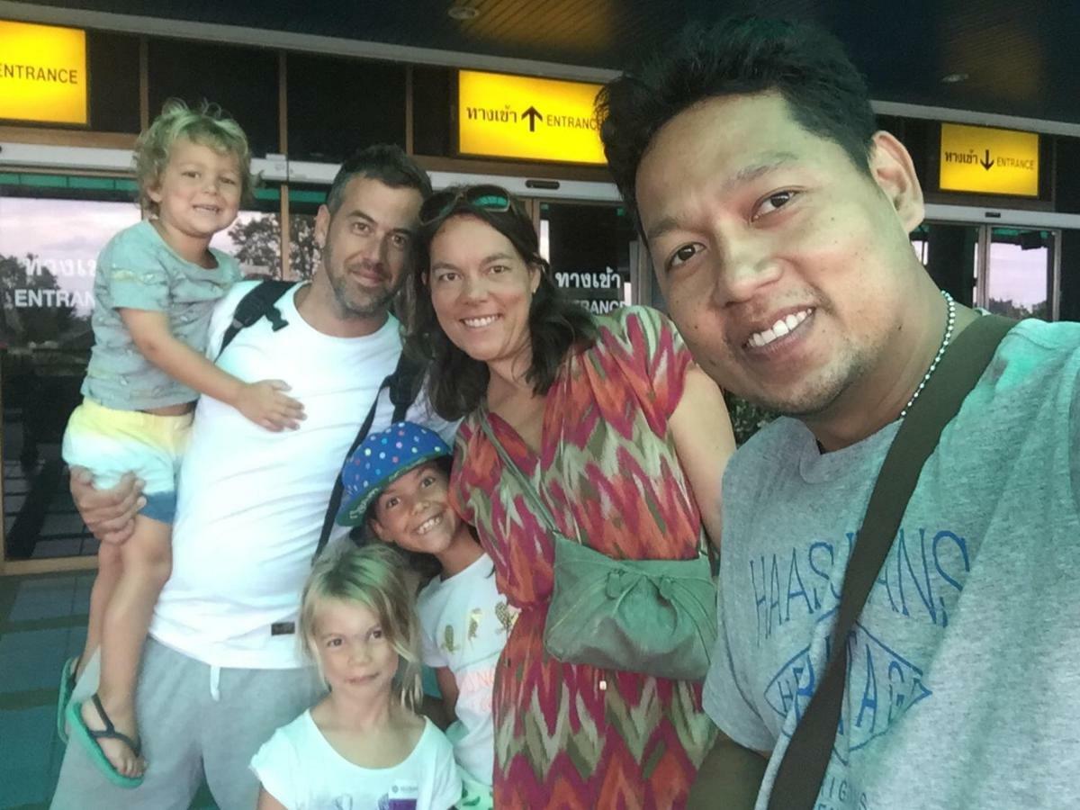 בית הארחה In House Urt Surathani Airport סוראט תאני
